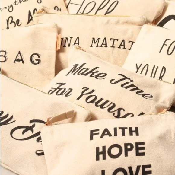 Bundle of 5 Cosmetic Bags - Picture 4 of 5